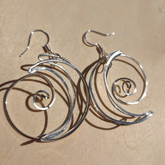 .925 Sterling Silver Earrings Crescent Moon Unique Spiral 3D Effect Cool - Picture 11 of 11